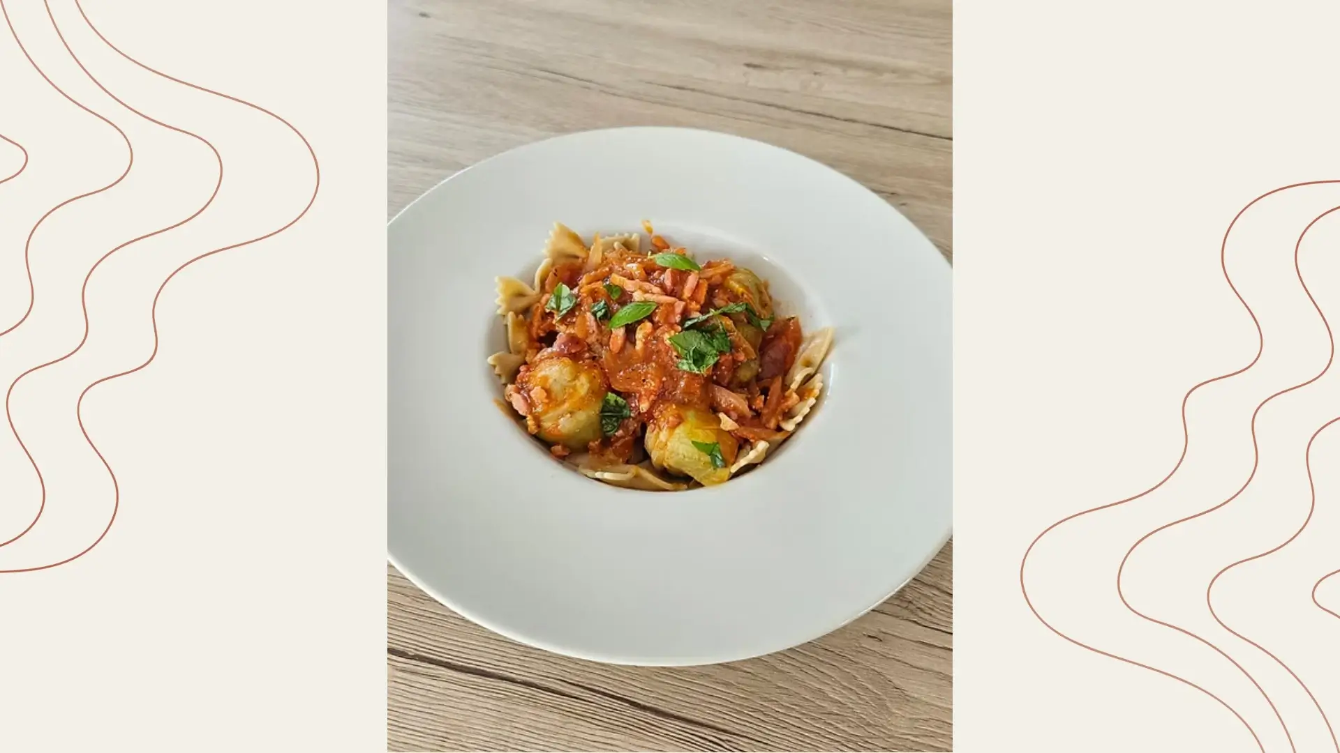 Farfalles complets, cœurs d'artichauts et lardons fumés