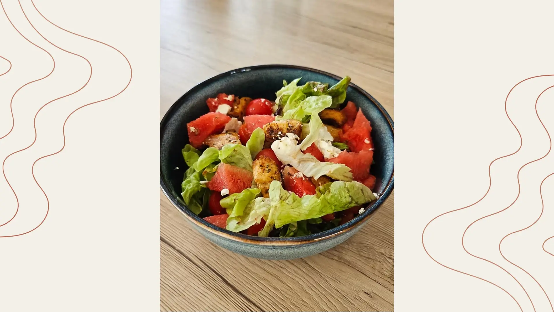 Salade fraicheur : pastèque, tomates, poulet, feta