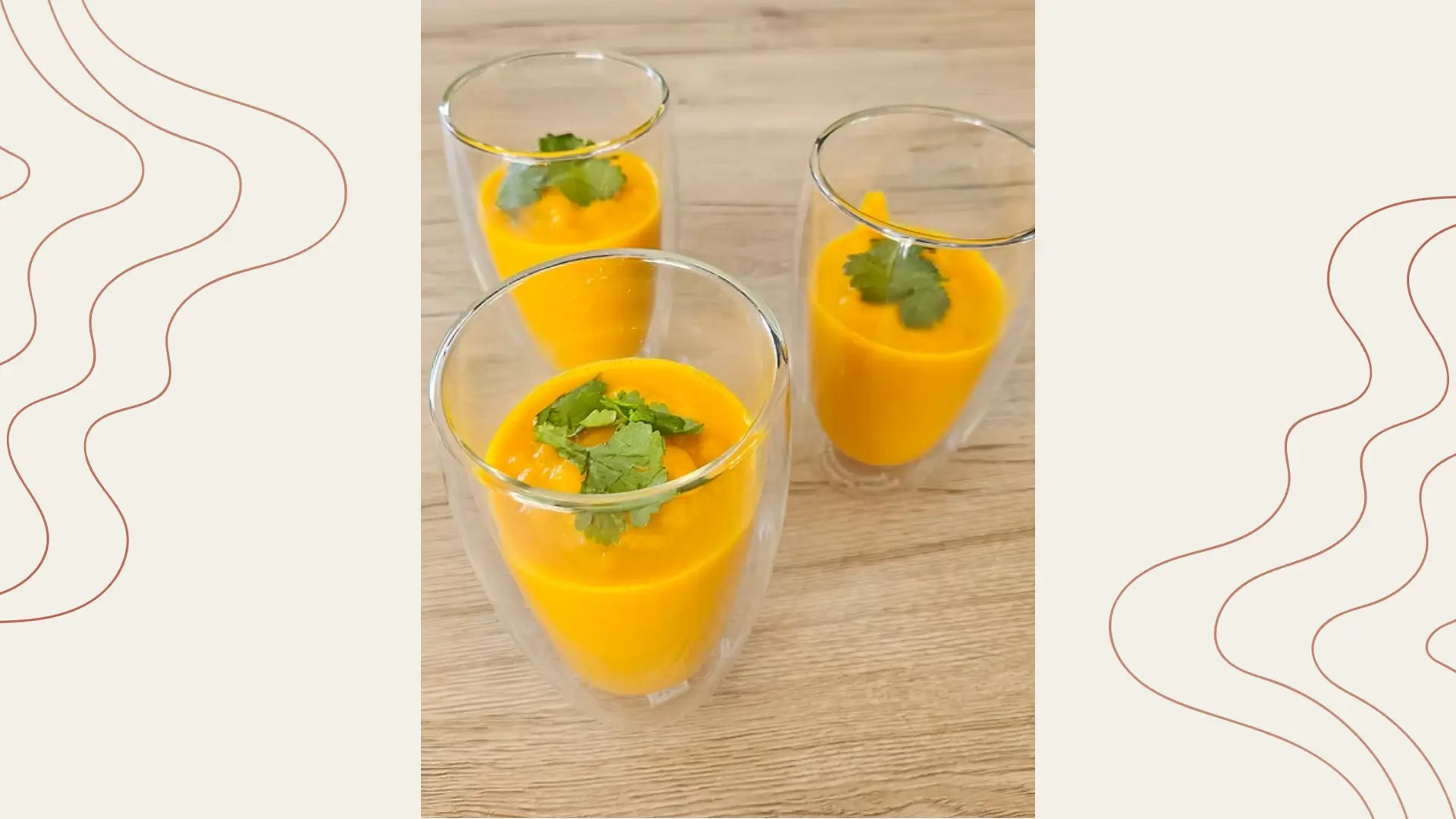 Soupe froide aux carottes, à l'orange et coriandre