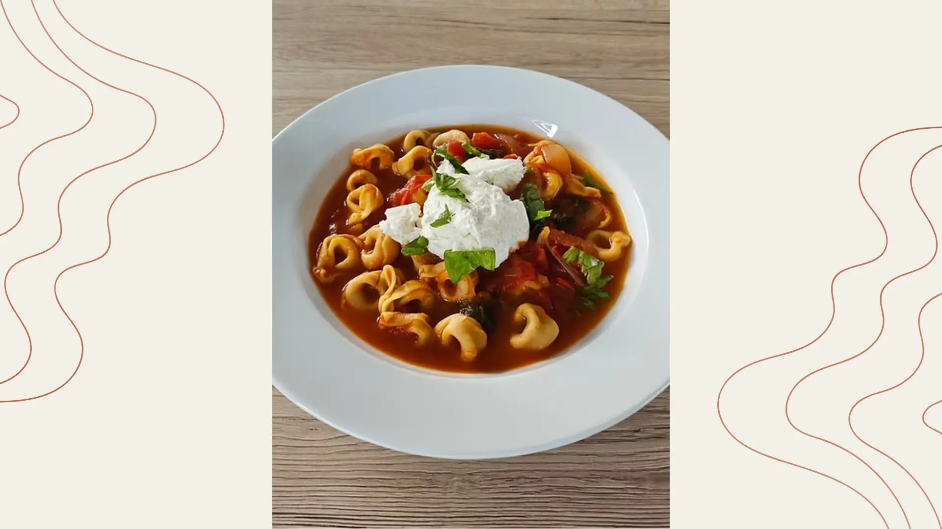 Soupe de tomates, épinards et tortellinis